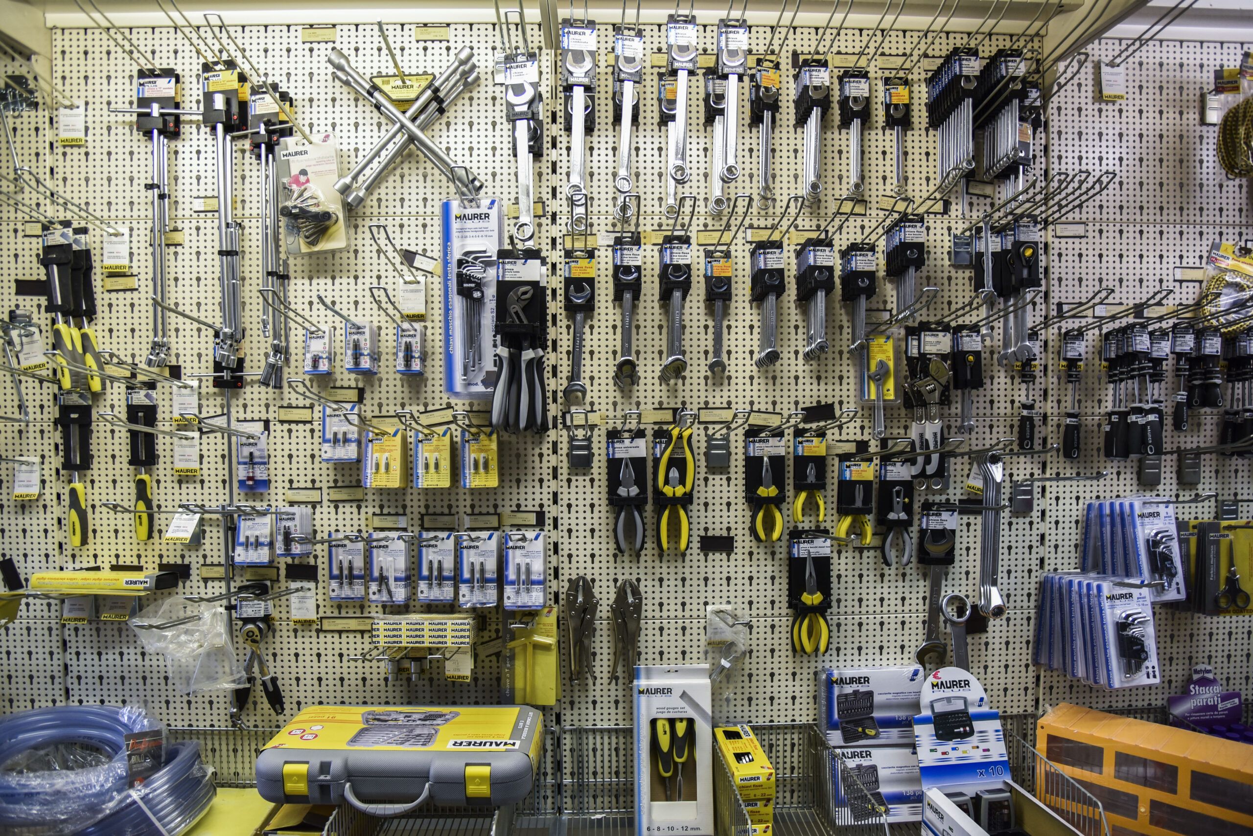 negozio attrezzi fai da te